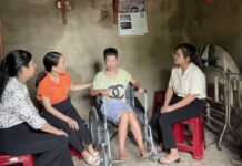 Chăm lo cho các đối tượng bảo trợ xã hội, yếu thế